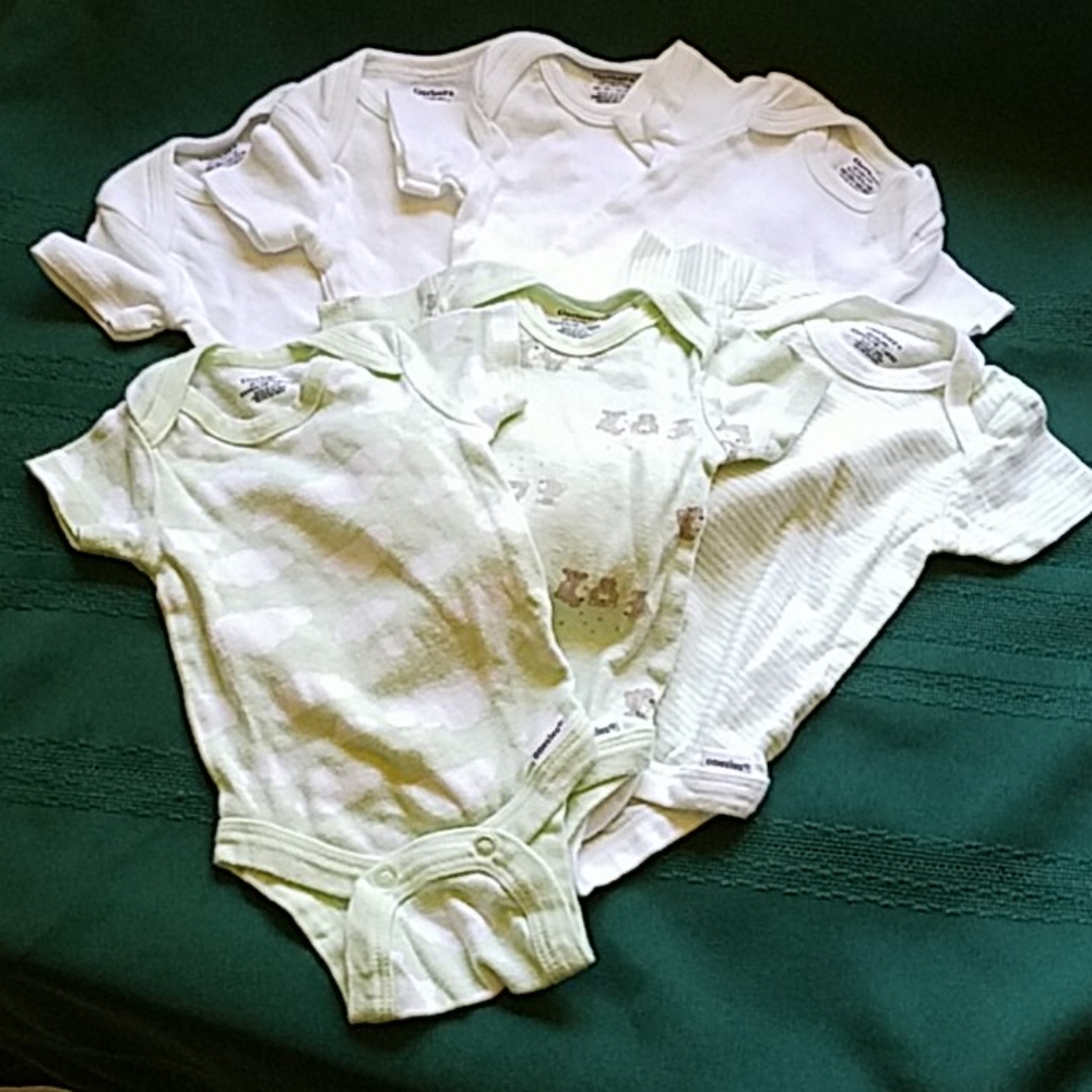 Lot of 7 NB Newborn unisex Short Sleeve Onesies